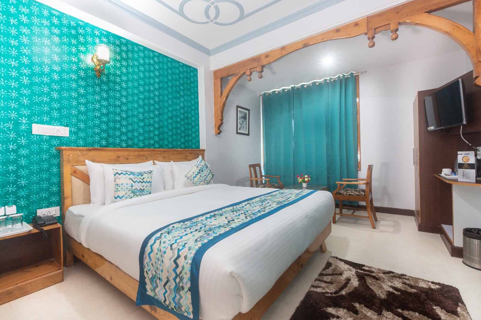 SAPPHIRE ROOM WITH BALCONY